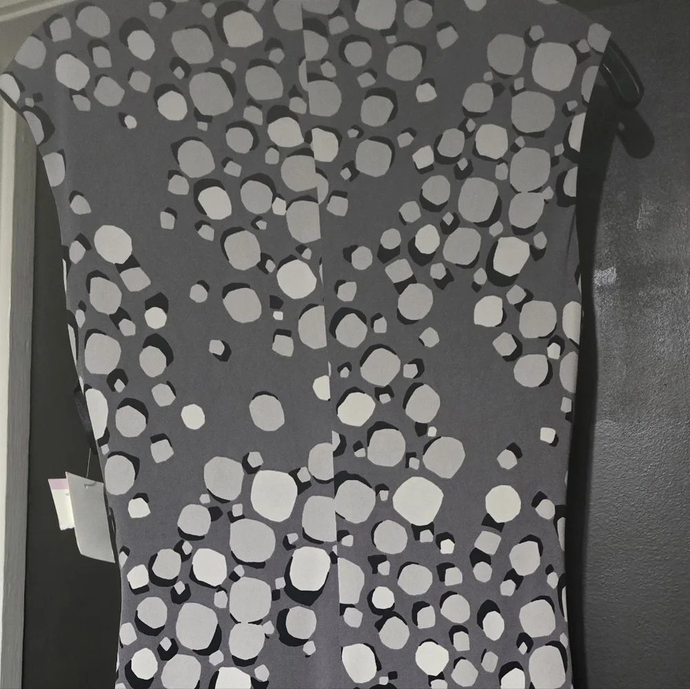 NWT Anne Klein Gray and White Patterned Dress - Picture 2 of 3